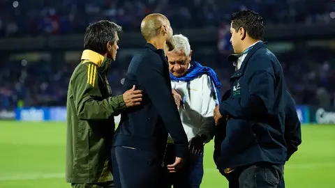 ¡Otra vez Guido Pizarro! El entrenador de Tigres se encaró con un trabajador del Olímpico Universitario