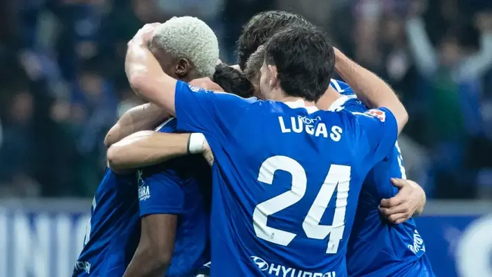 Real Oviedo de Paunovic vence a Real Zaragoza y se mete a la pelea por el ascenso directo