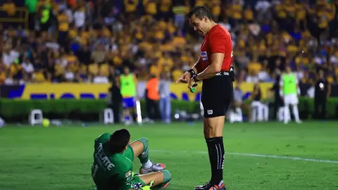 Gato Ortiz se robó el protagonismo desde el calentamiento del Clásico Regio
