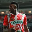 ¡Se encienden alarmas! Diber Cambindo salió del juego de Necaxa vs León noqueado