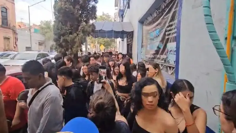 Clausuran fiesta clandestina con 800 menores en CDMX; varios intoxicados en vía pública
