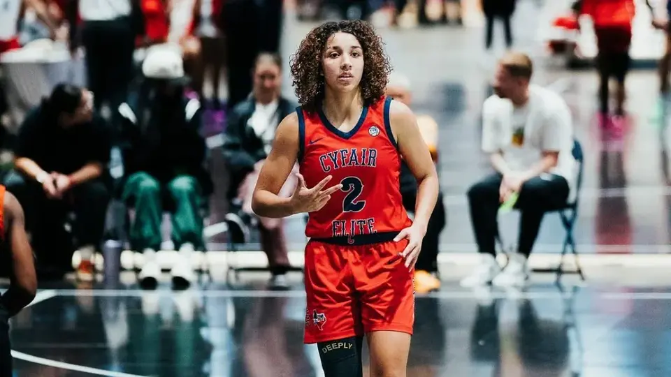 La mexicoestadounidense Aaliyah Chávez, señalada como la próxima Caitlin Clark, eligió a Oklahoma en la NCAA