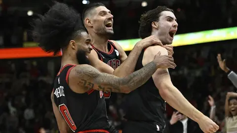 Chicago Bulls vence a Lakers con tiro desde media cancha en final dramático