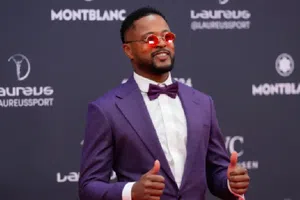 Patrice Evra tiene que posponer su debut en las artes marciales mixtas