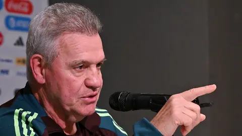 'Vasco' Aguirre apuesta una cena con Martinoli y Luis García