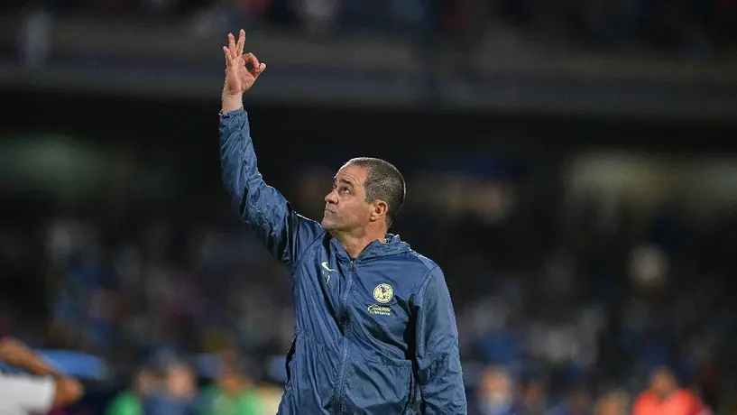 André Jardine solo recibirá un juego de suspensión tras ser expulsado contra Cruz Azul