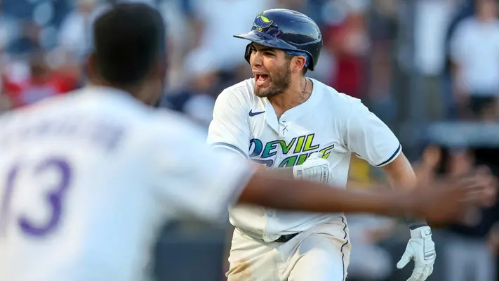 El mexicano Jonathan Aranda conecta cuadrangular para victoria de Rays sobre Yankees en 10ma entrada