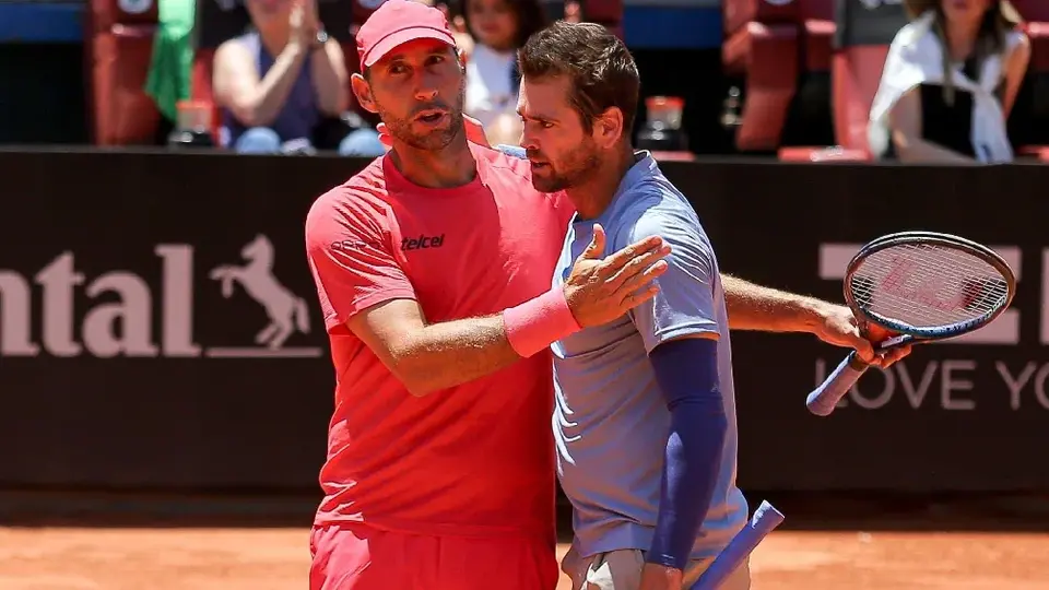 Santiago González avanza a la final del dobles del Mexico City Open