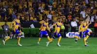 ¡En el 90 y...! Tigres vence a Rayados de forma agónica en oleada de expulsiones