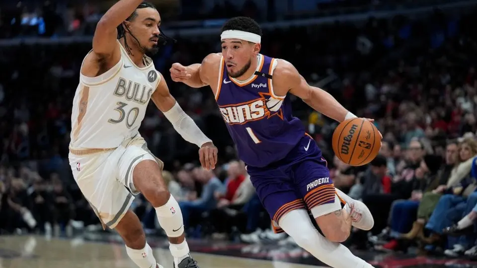 Booker, Durant y Beal ayudan a Suns a vencer a Bulls y romper racha de 4 derrotas