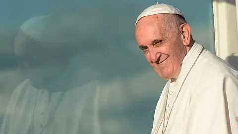 Papa Francisco sufre crisis respiratoria; está en estado crítico