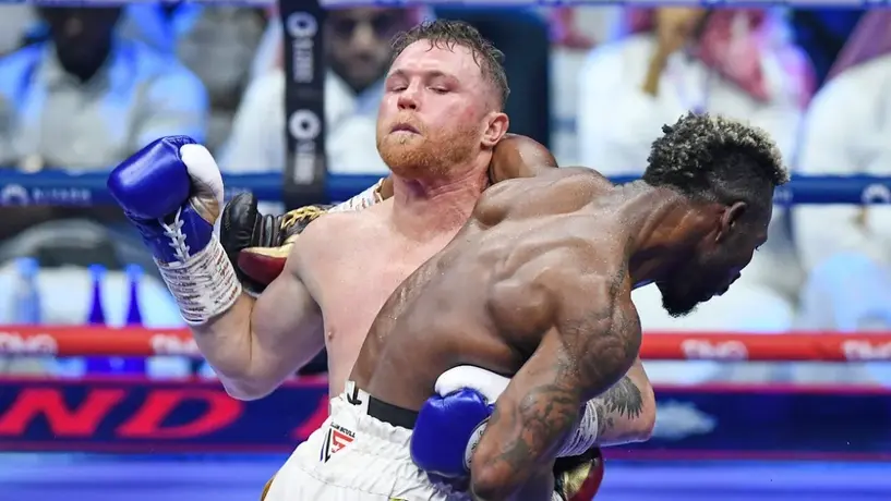 Canelo vs Scull: "Mediocre", "espantosa" y "decepcionante"; así reaccionó la prensa internacional