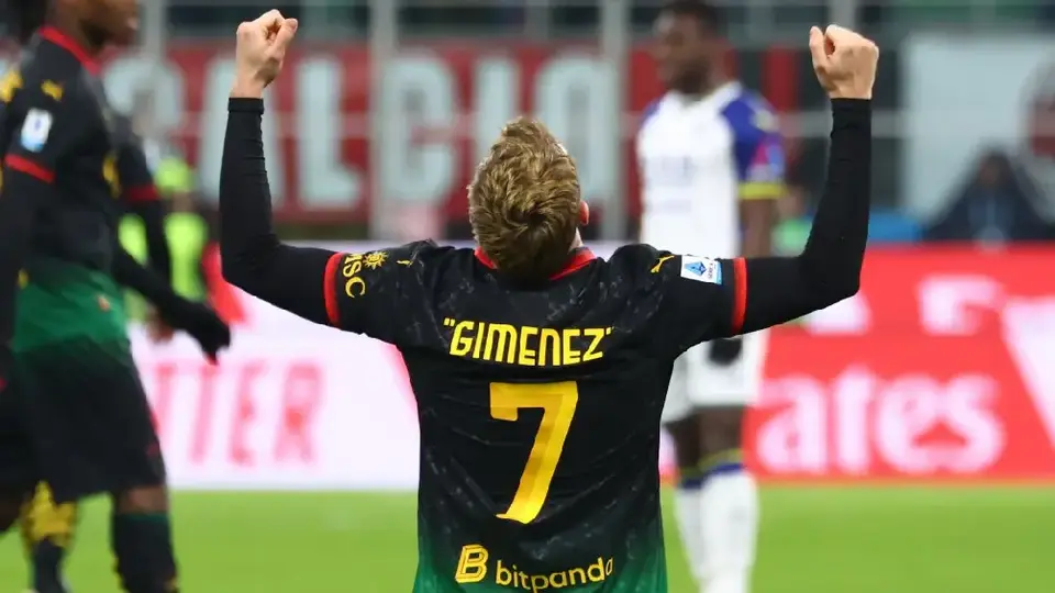 Prensa italiana considera que Santiago Giménez "merecía un gol" ante Lecce