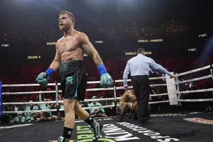 Canelo le desea buena suerte a Jake Paul en su matrimonio