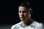 James Rodríguez protagoniza ‘berrinche’ en pleno juego; aventó su zapato al silbante