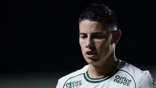 James Rodríguez protagoniza ‘berrinche’ en pleno juego; aventó su zapato al silbante