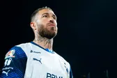 Niño burla seguridad y consigue autógrafo de Sergio Ramos