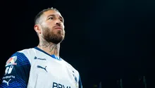 Niño burla seguridad y consigue autógrafo de Sergio Ramos