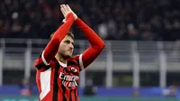 Santiago Giménez lanza promesa a los fanáticos de Milan tras la mala racha