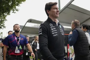 Toto Wolff, director de Mercedes, desmiente los rumores de Verstappen en la escudería