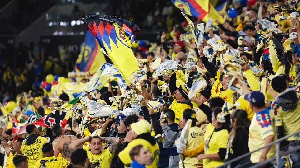 Aficionado del América encuentra el regalo ideal para su novia en Día de San Valentín