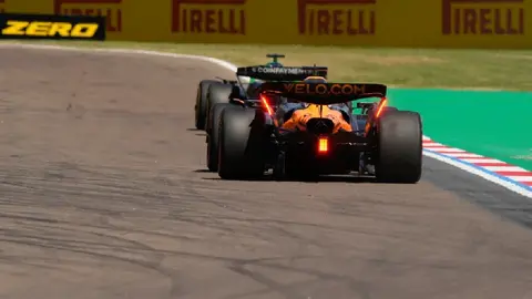 McLaren, con Piastri y Norris, registran los mejores tiempos en la PL1 de Emilia-Romagna