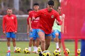 Alan Pulido viajó con Chivas a República Dominicana para enfrentar al Cibao