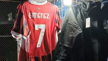 Bebotemanía: jerseys de Santiago Giménez invaden el Olímpico Universitario