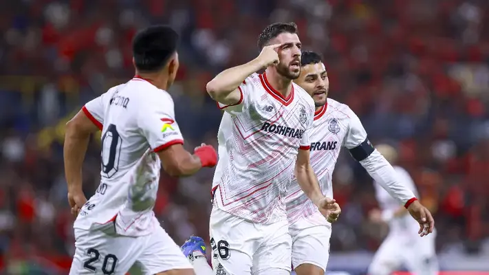 Paulinho busca sumarse a los bicampeones de goleo en la historia de la Liga MX