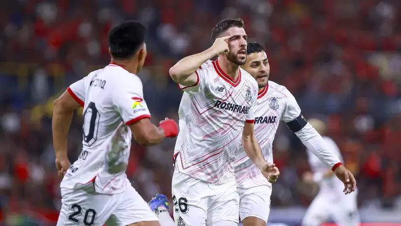 Paulinho busca sumarse a los bicampeones de goleo en la historia de la Liga MX