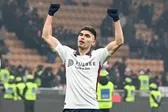 Johan Vásquez titular en empate a ceros entre Genoa y Hellas Verona