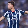 Afición de Monterrey respalda a Sergio Canales; cuelgan mantas contra el DT y la directiva