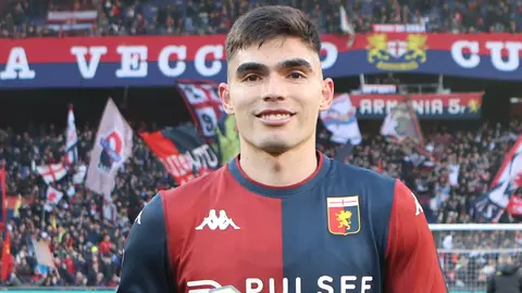 ¿Johan Vásquez a la Premier League? Brentford y Fulham tienen acercamientos con Genoa por el mexicano