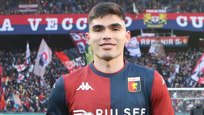 ¿Johan Vásquez a la Premier League? Brentford y Fulham tienen acercamientos con Genoa por el mexicano
