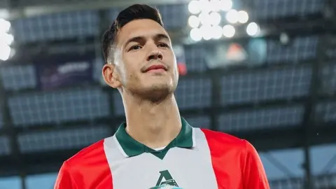 Lokomotiv Moscú se impone ante Fakel con César Montes como titular