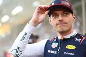 En Red Bull temen salida de Max Verstappen, aceptó Helmut Marko