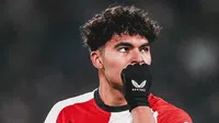 Feyenoord golea a domicilio al Twente; Stephano Carrillo no fue ni a la banca