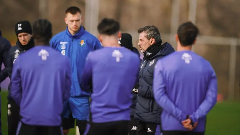 Diego Cocca vuelve a ser goleado en LaLiga y hunde al Valladolid