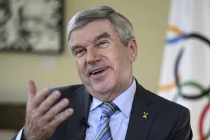 Thomas Bach, presidente del COI, asegura que el tema de género es un ‘truco’ ruso