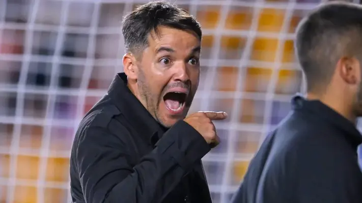 Larcamón rompe el silencio y señala injusticia en la eliminación de Necaxa ante Tigres
