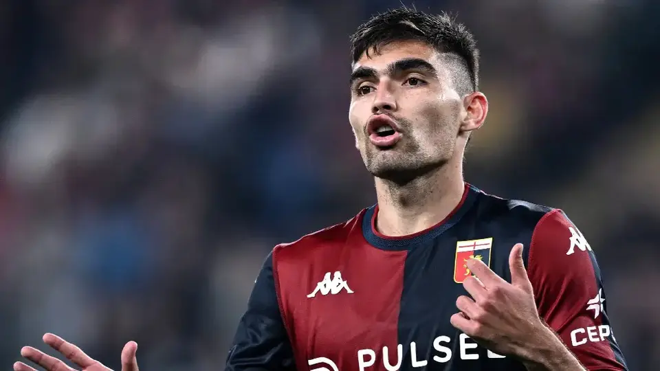 Johan Vásquez abandona duelo ante Atalanta por lesión