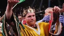 ‘Canelo’ Álvarez sorprende con ‘extraño’ festejo luego de victoria en Arabia Saudita