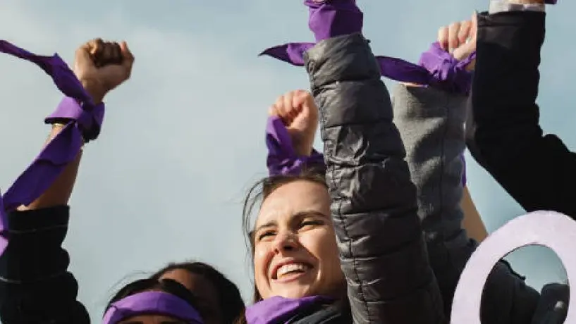 ¿Qué significan los colores que se usan en la marcha 8M?