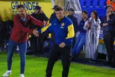 Ángel Villacampa 'estrena' look con causa en goleada de América vs Atlético San Luis