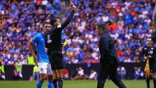 Efraín Juárez y su expulsión, ante Cruz Azul, por decirle al árbitro que fue un desastre