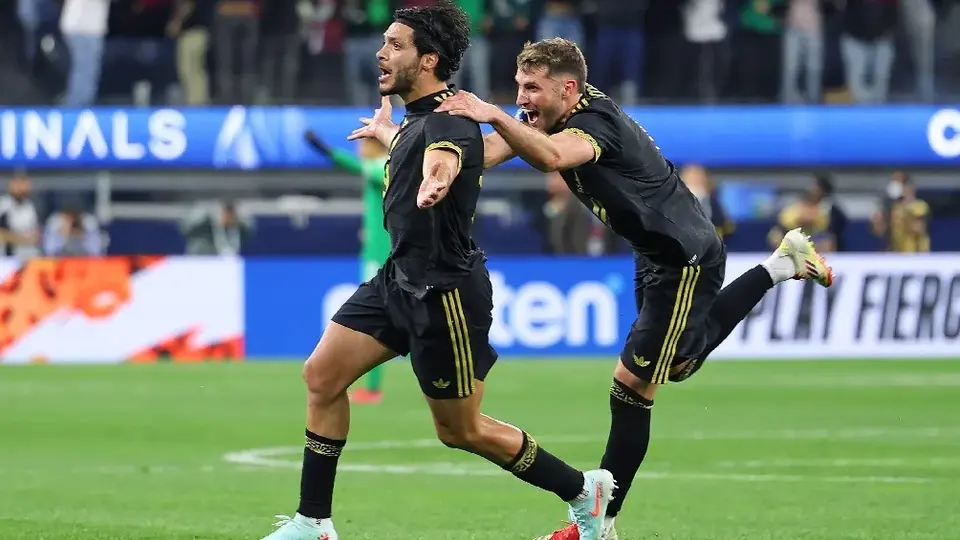 Santiago Giménez tras dupla con Jiménez: “Es un orgullo jugar al lado de Raúl”