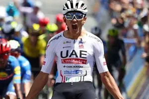 Isaac del Toro brilla en el Giro de Italia y se sube al podio de la Etapa 7