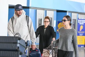Josh Allen visita la Ciudad de México para la nueva película de Hailee Steinfeld