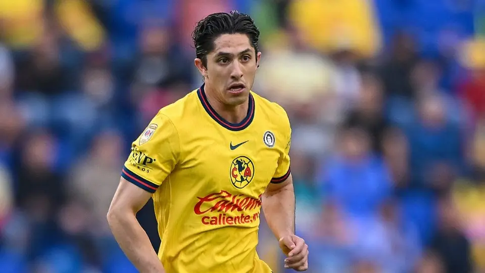 Alan Cervantes resta importancia a cuestionamientos arbitrales hacia América