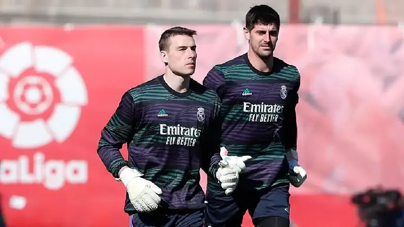 ¡Se quedan sin porteros! Real Madrid apunta a enfrentar a Valencia sin Lunin ni Courtois